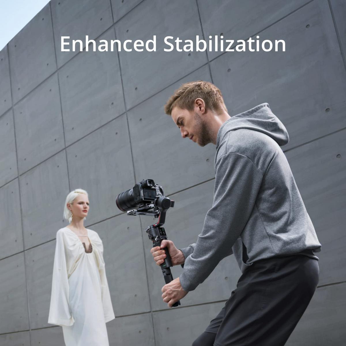 DJI RS 3 Combo - Stabilizzatore cardanico a 3 assi per fotocamere DSLR e mirrorless, carico utile 3 kg (6,6 libbre), blocco asse automatico, touchscreen OLED da 1,8", algoritmo di stabilizzazione RS di terza generazione, nero