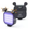 Luce video RGB portatile, luce per fotocamera a LED 2 in 1 con doppio microfono stereo, luce per fotografia a colori a 360°, 2000 mAh ricaricabile, CRI 95+, 2500-9000 K, luce di riempimento del pannello dimmerabile