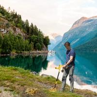 How To Use A Metal Detector?